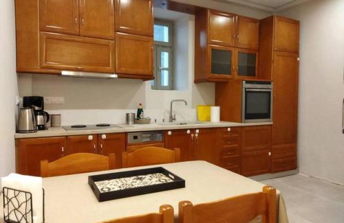 Leonidio Apartment | Afroditis's & Makis's apartment 2
