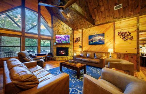 Broken Bow House | After the Sunset 1-Level 5BR Pool - Arcade