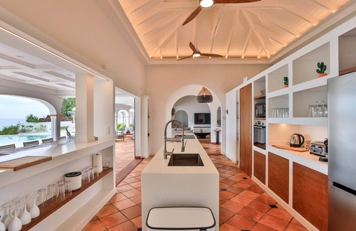 Les Terres Basses Villa | Agama in Terres Basses by Personal Villas - Discover the Stunning Amazing Views