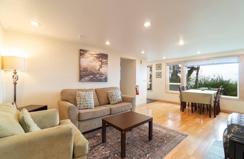 Eddyville House | Agate Beach Oceanfront Lodge