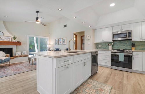 Palma Sola House | ⚓ Agave Sun! Modern, tropical pool home just off Anna Maria Island!⚓