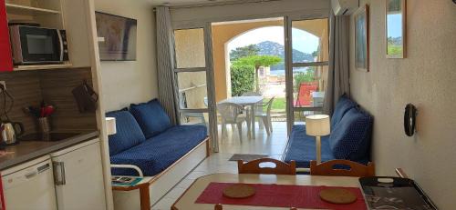 Cap Esterel Apartment | Agay Cap Esterel, le village Belvédère T2 climatisé Rez-de-Jardin, Vue Mer, Piscine et Parking inclus