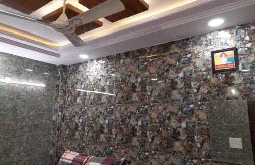 Lajpat Nagar House | Aggarwal hotels & guest houses lajpat nagar home stay in cream location of with attached kitchen and washroom in independent floor 92121,74,700