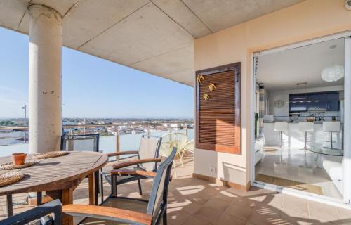 Roses Town Center Apartment | Agi Cap Trencat