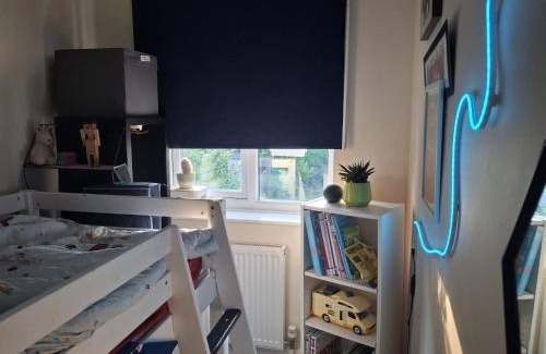 Hamble-le-Rice House | Agi's room