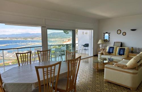 Almadraba-Canyelles House | Agi Villa Poncella