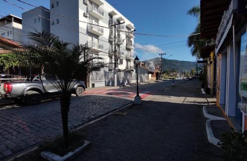 Barra da Lagoa Apartment | Agito e Sossego na Rua mais Charmosa de Ubatuba pelo GOOGLE