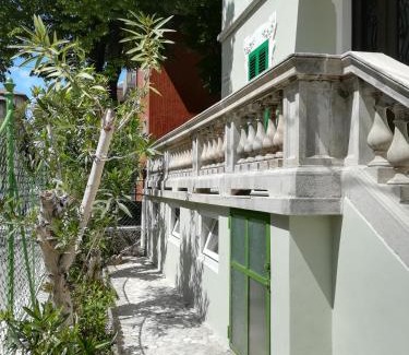 Gorizia Apartment | AGLI OLEANDRI appartamento in villa con con parcheggio