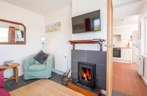 St Davids House | Agos Y Mor