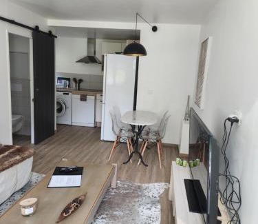 Brides-les-Bains Apartment | Agréable appartement rénové situé dans les hauteurs de Brides