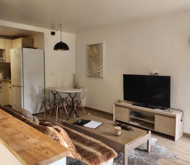 Brides-les-Bains Apartment | Agréable appartement rénové situé dans les hauteurs de Brides