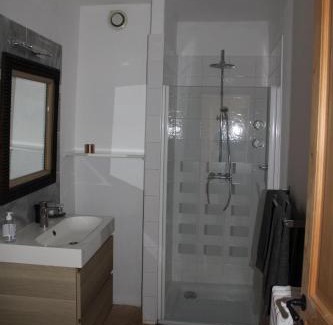 Faubourg Apartment | Agréable appartement P2 Centre ville au calme.