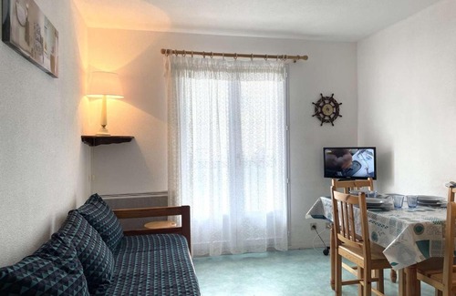 Saint-Gilles-Croix-de-Vie Apartment | Agréable T2 proche plage à Saint-Gilles-Croix-de-Vie avec garage privé - FR-1-224-140
