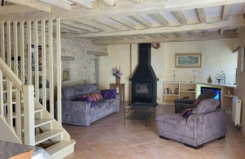 Vezac House | Agréable Maison en Pierres, à Quelques Minutes des Châteaux