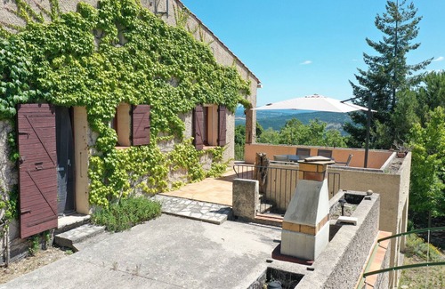 Cruis House | Agréable Maison sur un Grand Terrain Arboré Privatif, au Cœur de la Provence
