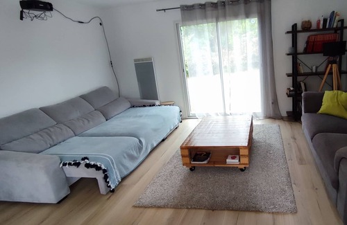 Trelissac House | Agréable Villa Avec Piscine à la Lisière de la Forêt