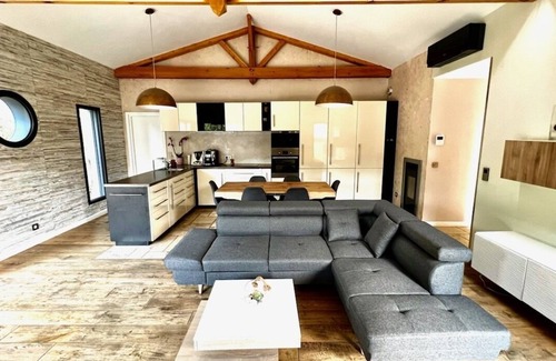 Pelissanne Villa | Agréable Villa Contemporaine Avec Piscine, spa et Sauna
