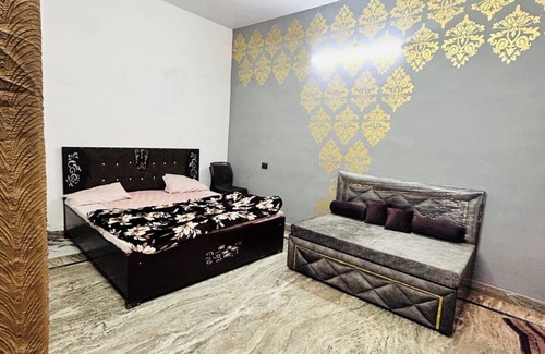 Mathura Hotel | AGRAWAL INN Guest House