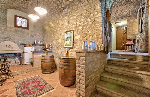 Padenghe sul Garda House | Agriturismo Cascina Crocelle - Lake View and Heated Pool