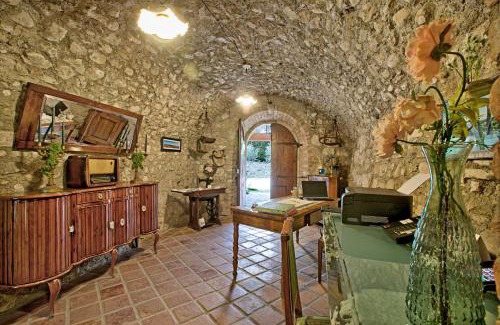 Padenghe sul Garda House | Agriturismo Cascina Crocelle - Lake View and Heated Pool
