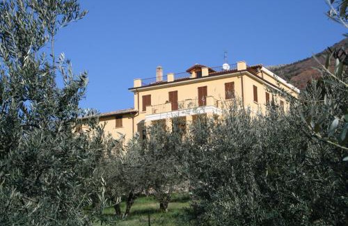 Capodacqua House | Agriturismo Villa Val D'Olivi