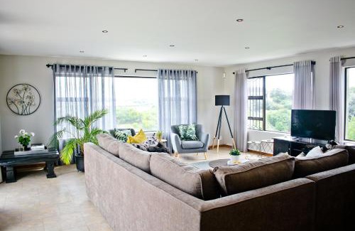 Aston Bay House | Aguia-Vista Paradise Bliss, 3BR, Pool, Beach Walk