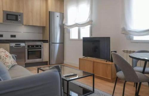 Puerta del Angel Apartment | AH-Apartamentos de Diseño en Madrid Río
