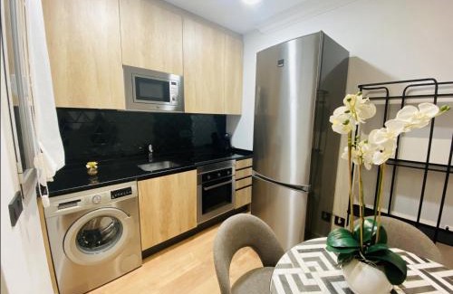 Puerta del Angel Apartment | AH - Estudio Moderno en Madrid Río a 10 Min del Centro