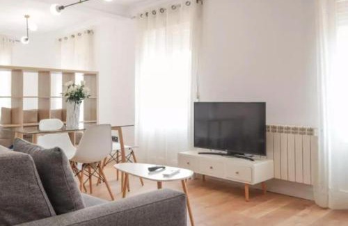 Puerta del Angel Apartment | AH - Suites Madrid Río