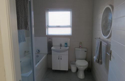 L'Agulhas House | AHA Pet Friendly cottage