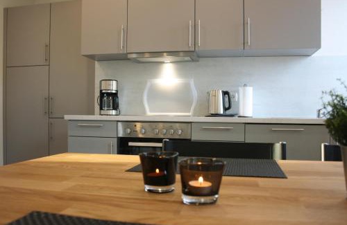 Nordstadt Apartment | AHOI HOMES 2 Schlafzimmer Smart TV Küche