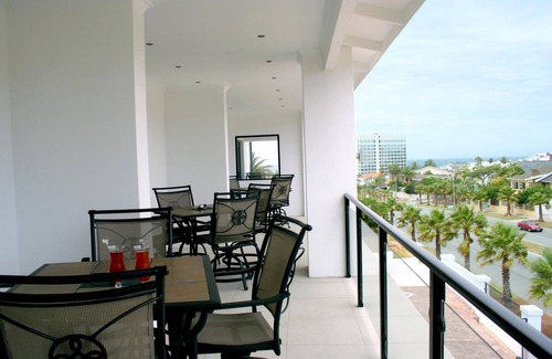 Humewood House | Ahoy Boutique Hotel