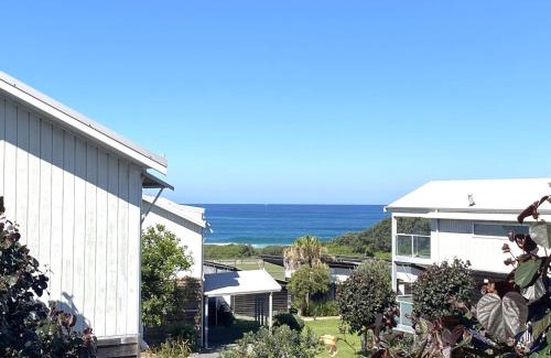 Caves Beach Villa | Ahoy Villa at Caves Beach Villas