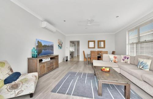 Caves Beach Villa | Ahoy Villa at Caves Beach Villas
