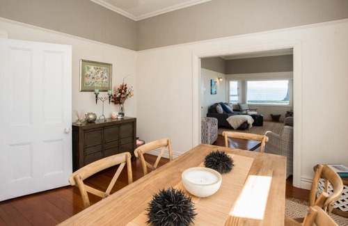 Ahuriri House | Ahuriri Cottage - Napier Holiday Home