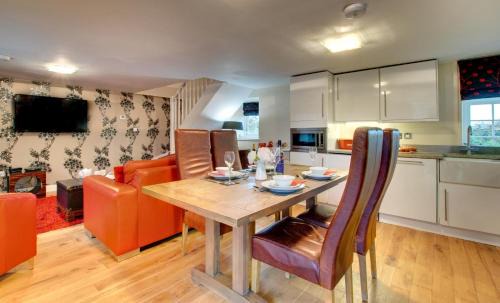 Adderstone House | Aidan Cottage