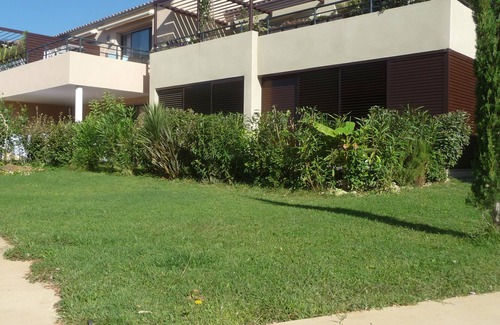 Aigues-Mortes Condo | Aigues mortes apartment rental with pool + private parking
