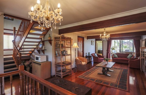 Redcliffe Bed & Breakfast | Ainslie Manor Guests House