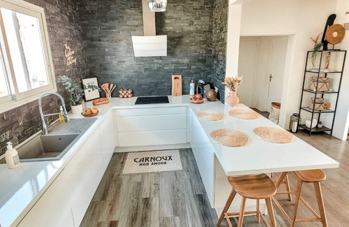 Carnoux-en-Provence House | Air-conditioned house near Cassis