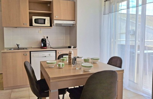 Santa-Maria-Poggio Apartment | Air-conditioned apartment for 4/6 people near beach with two bedrooms