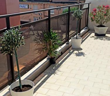 Cros-de-Cagnes Apartment | Air-conditioned apartment with park and swimming pool à Cagnes