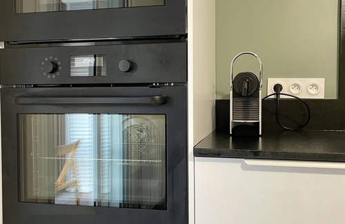Fabron Apartment | Air-conditioned apartment with garage, near the sea
