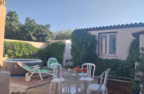 Le Grau-Du-Roi House | air-conditioned house, well equipped, veranda, jacuzzi, quiet garden, close to everything