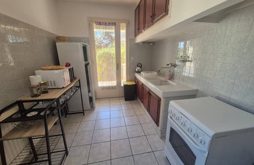 Palau-del-Vidre Villa | Air-conditioned villa with large garden, pets allowed