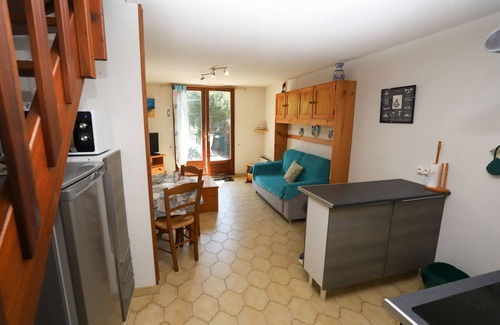 Saint-Cyprien Plage Ski Chalet | Air-conditioned house with beautiful terrace near port
