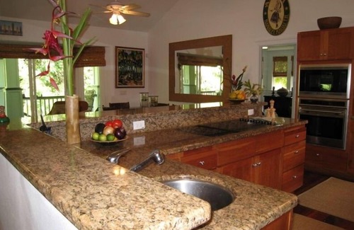 Hanalei House | Air-conditioned Hanalei Home nTVR5160/TA124-541-3376-01nTsunami evacuation zone