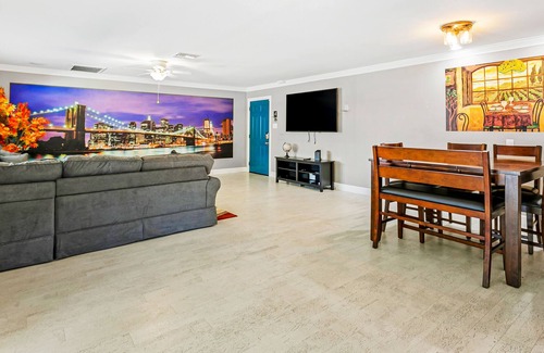 Scottsdale Estates Nine House | Air-conditioned home near Old Town with great patio & Ping-Pong