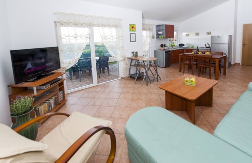 Montizana Villa | Air Conditioned Private Villa with Private Pool and Panoramic Views