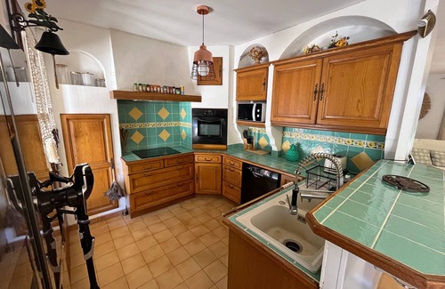 Hyeres Villa | Air conditioned villa, 5 min from beaches, peaceful neighborhood, private yard