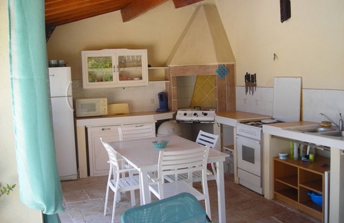 Uzes Villa | Air-conditioned villa 6 people and pool house fully equipped at 800m from the center of Uzes